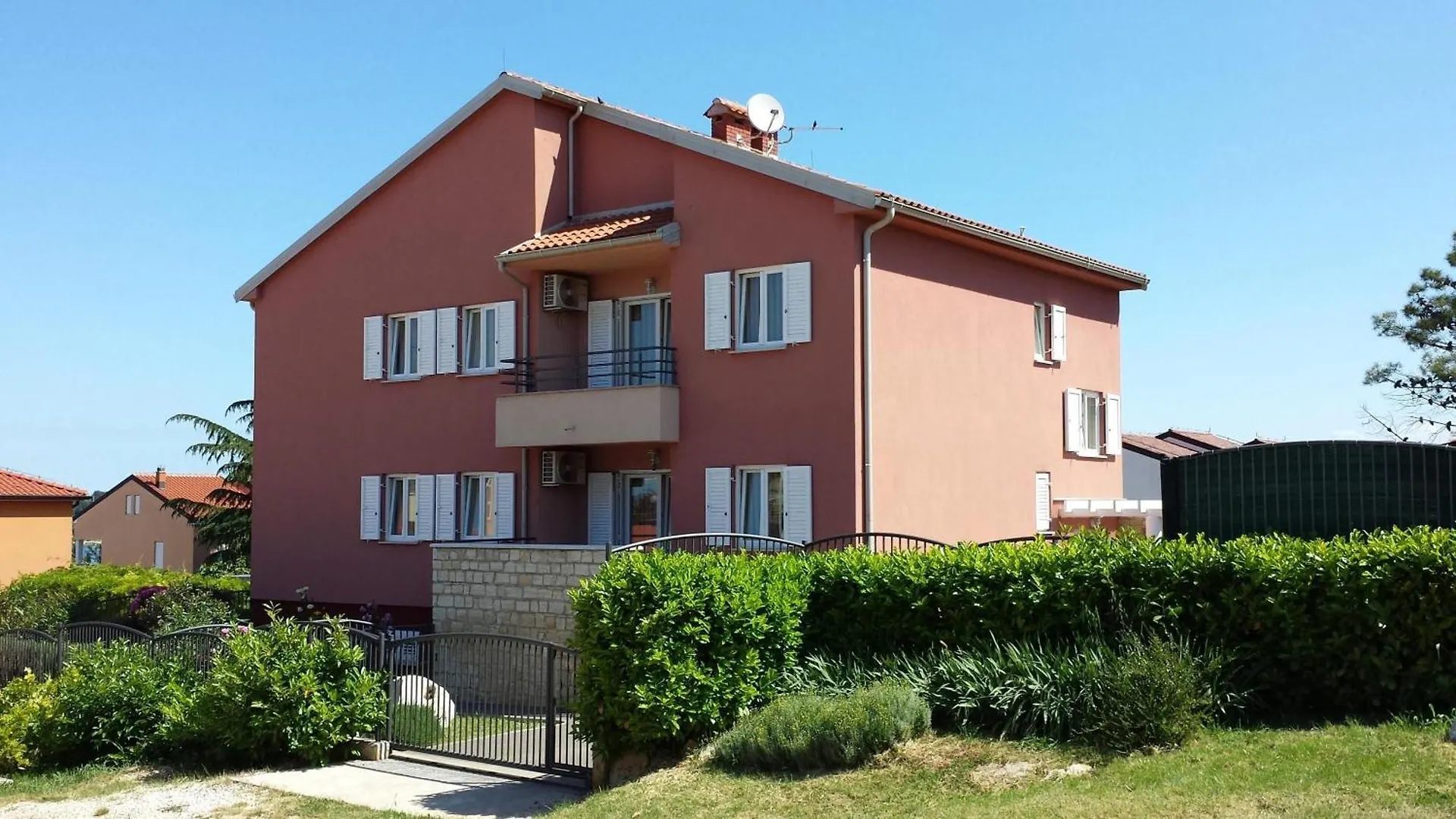 Apartman Ferienwohnung Villa Pinta Mit Grossem Garten